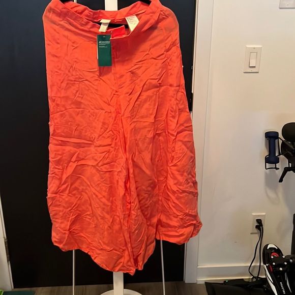 NWT H&M wide leg culottes  - coral - zip fly. Size 8 Extremely soft! - Picture 1 of 4